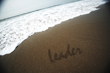 Leader written in sand