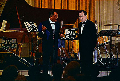 Duke Ellington receiving award from President Nixon