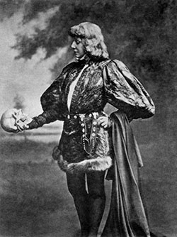 Hamlet holding skull