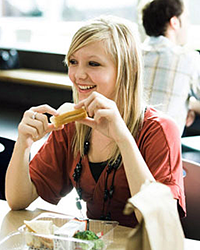 Teen eating lunch