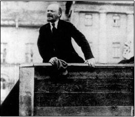 Image of Vladimir Lenin, leader of the Bolsheviks, speading at Red Square in 1920.